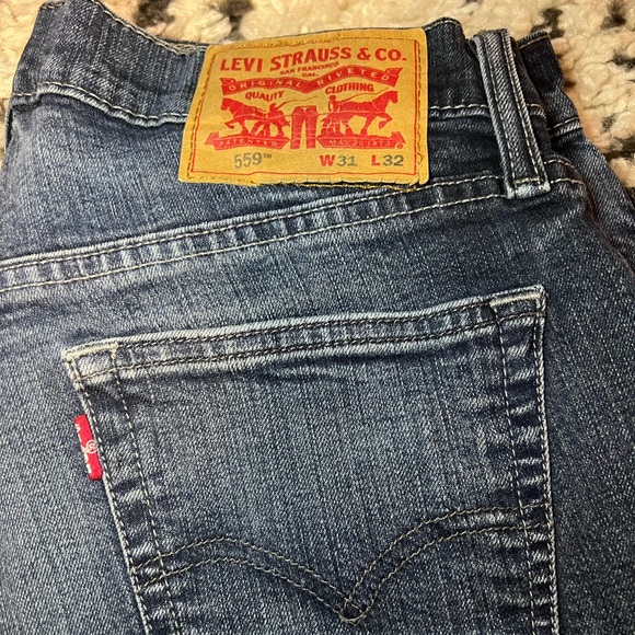 Men Levi’s 559 Relaxed Jeans 31x32 - Picture 3 of 4